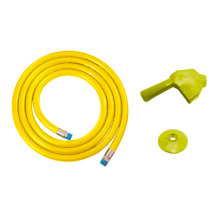 Kit para abastecimento Lubmix, composto por uma mangueira de abastecimento amarela enrolada com terminais prensados e protetores azuis nas pontas, acompanhada de uma capa protetora de bico em plástico amarelo e um protetor antirrespingo também em amarelo.